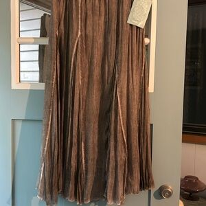 NWT Coldwater Creek crinkle skirt